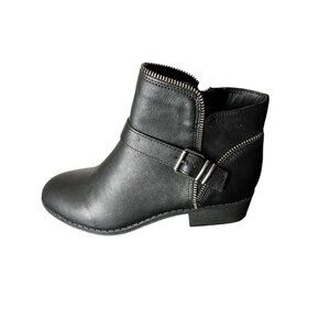NEW Bass Women's Size 8.5M Denise Black Ankle Bootie Faux Leather Exposed Zipper